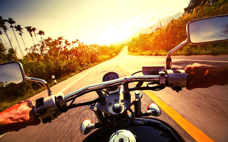 Mit Motorrad